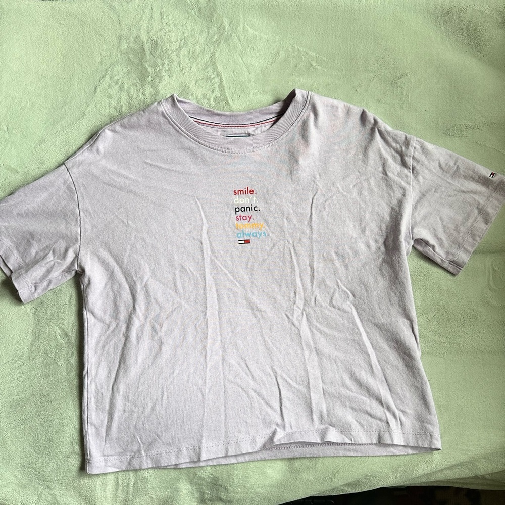 Tommy Hilfiger cropped graphic shirt women’s